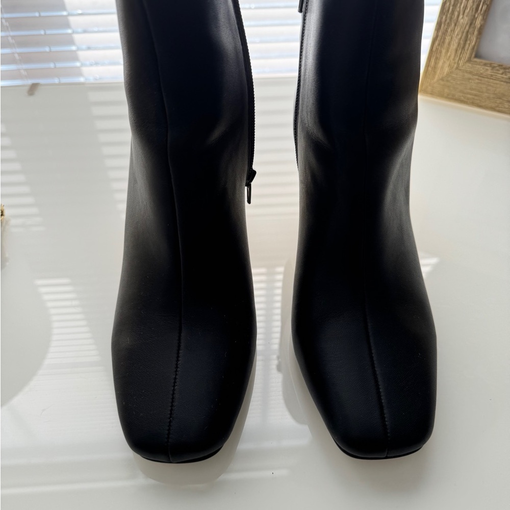 Elegant Black Women's Boots